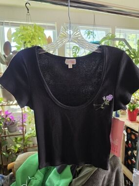 Black Scoop Neck Ribbed Crop Top with Purple Floral Embroidery